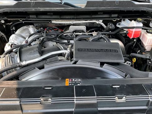 Used 2024 Chevrolet Silverado 2500 LT AWD/4WD image 32