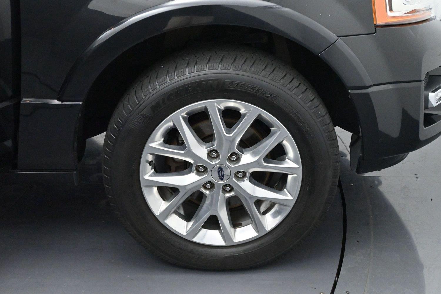 Used 2015 Ford Expedition Limited w/ Equipment Group 301A AWD/4WD image 40