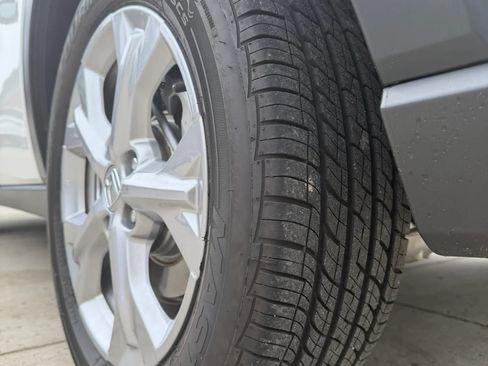 Used 2023 Honda HR-V LX image 11
