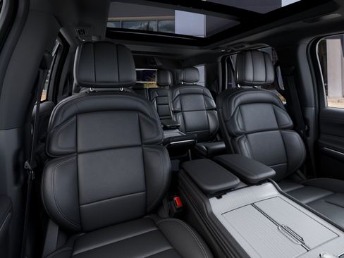 New 2027 Lincoln Navigator Reserve w/ Jet Appearance Package AWD/4WD image 34