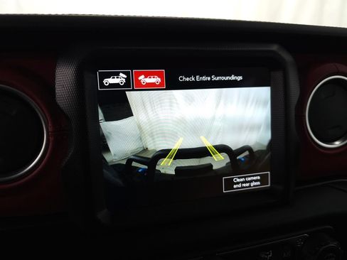 Used 2023 Jeep Wrangler Unlimited Rubicon 4xe AWD/4WD image 28