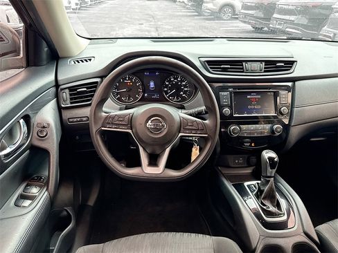 Used 2018 Nissan Rogue S image 21