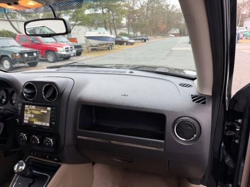 Used 2017 Jeep Patriot High Altitude image 30