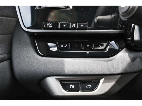 Used 2025 Lexus RX 450h AWD w/ Luxury Package image 19
