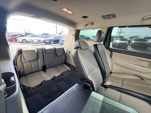 Used 2019 Kia Sedona EX FWD image 12