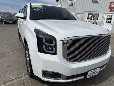 Used 2018 GMC Yukon XL SLT AWD/4WD image 11
