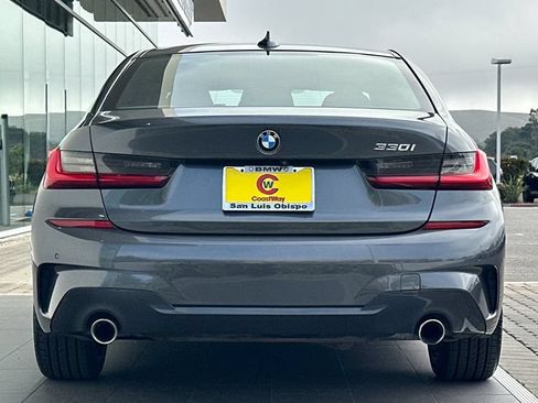 Used 2021 BMW 330i Sedan w/ M Sport Package RWD image 4