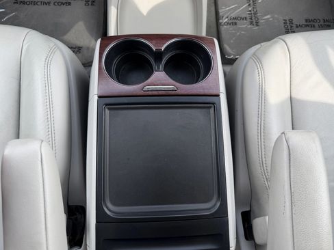 Used 2013 Toyota Sienna XLE image 32