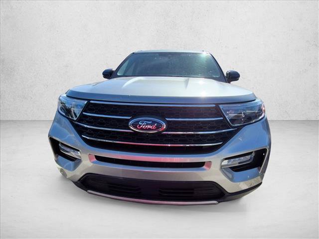 Used 2023 Ford Explorer XLT w/ Equipment Group 202A AWD/4WD image 2