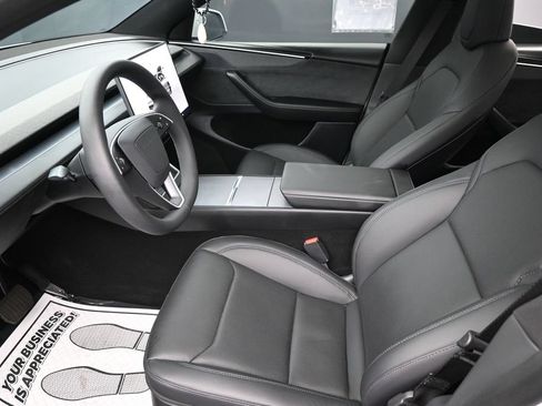 Used 2026 Tesla Model Y Long Range AWD/4WD image 21