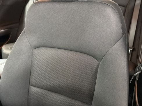 Used 2025 Chevrolet Malibu LT FWD image 17