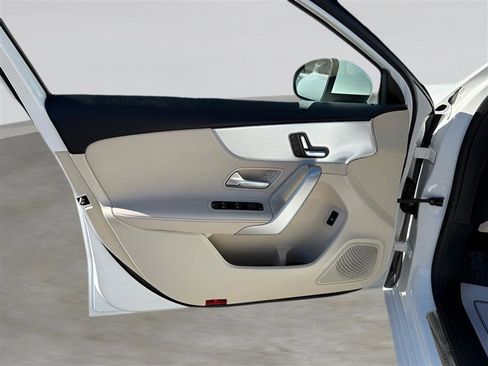 Used 2019 Mercedes-Benz A 220 image 11