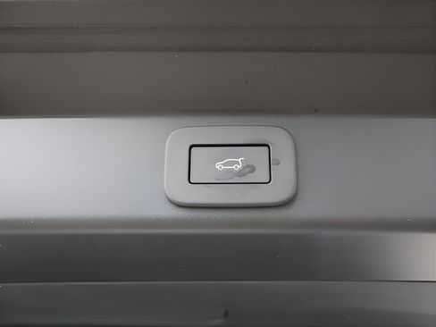 Used 2025 Land Rover Range Rover Sport Dynamic SE image 22