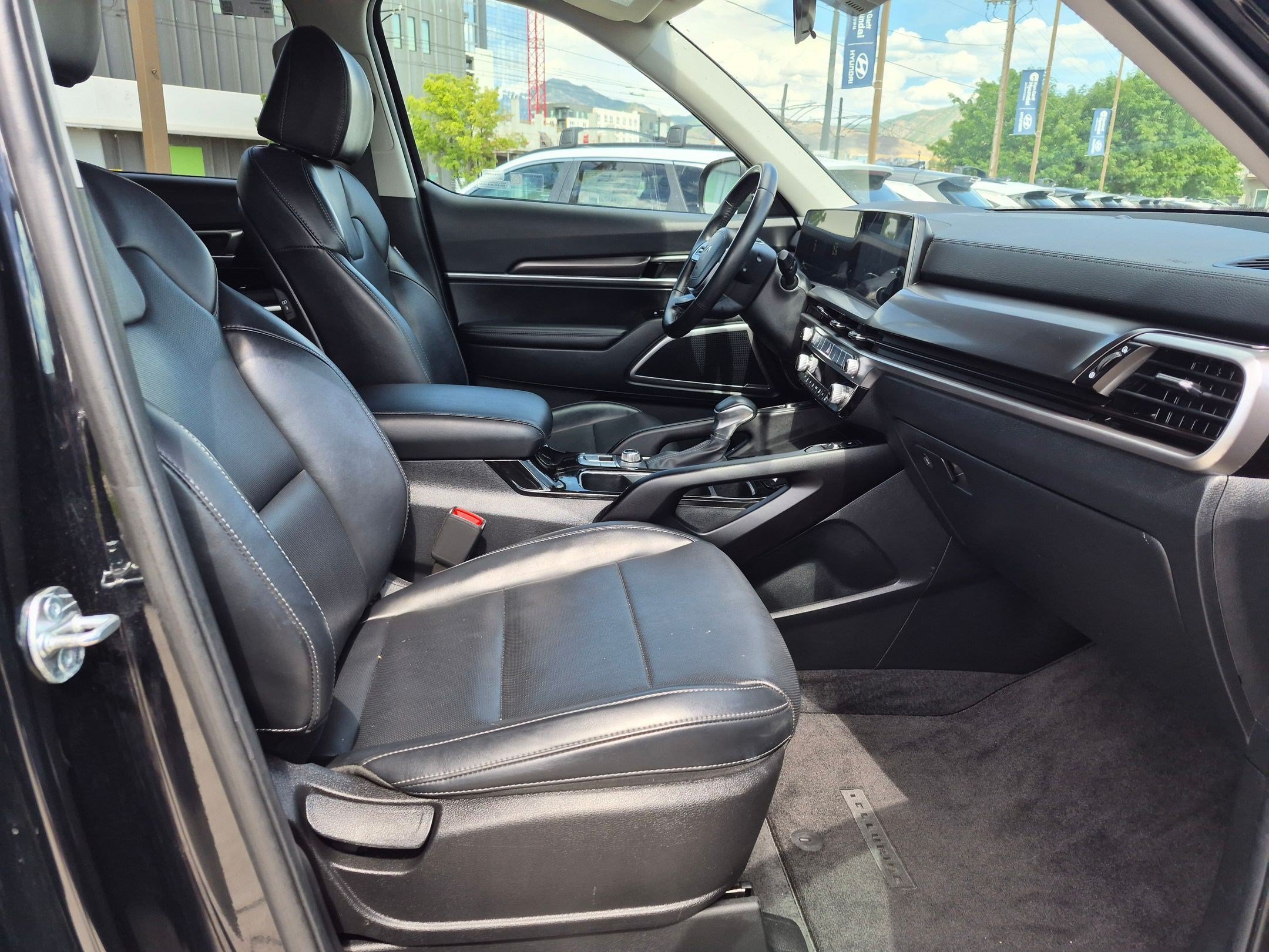 Used 2025 Kia Telluride S AWD/4WD image 31