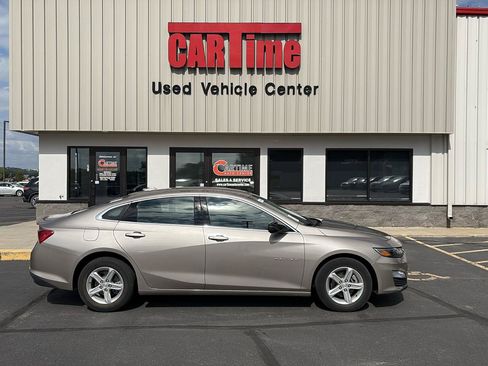 Used 2023 Chevrolet Malibu LT FWD image 1