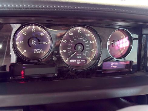 Used 2012 Rolls-Royce Phantom Drophead Coupe image 41