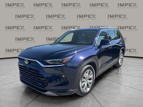 Used 2025 Toyota Grand Highlander AWD image 1
