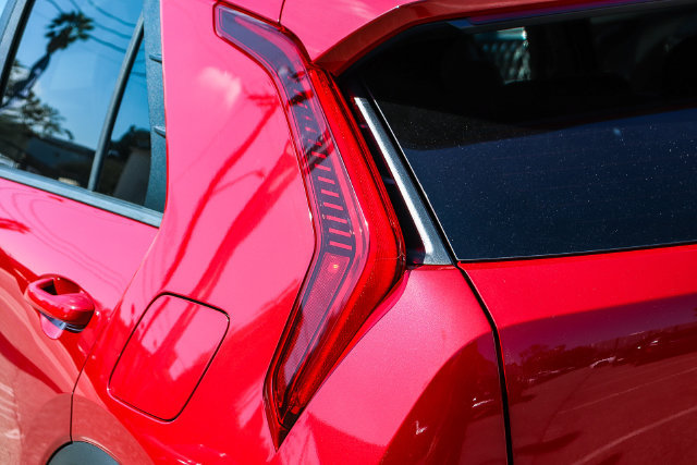 Certified 2025 Kia Niro EX FWD image 10