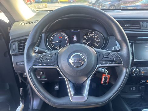 Used 2019 Nissan Rogue S image 24