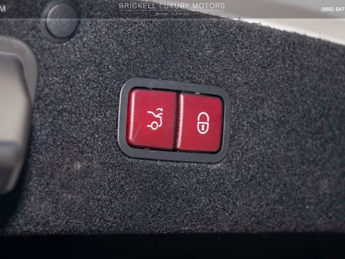 Used 2019 Mercedes-Benz S 560 Sedan image 18