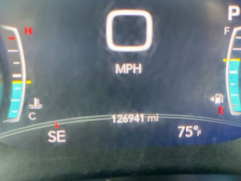 Used 2017 Chrysler Pacifica Touring-L Plus FWD image 21