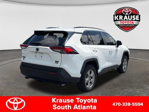 Used 2022 Toyota RAV4 XLE w/ Convenience Package AWD/4WD image 8