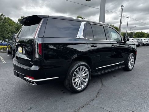 Used 2024 Cadillac Escalade Premium Luxury AWD/4WD image 5