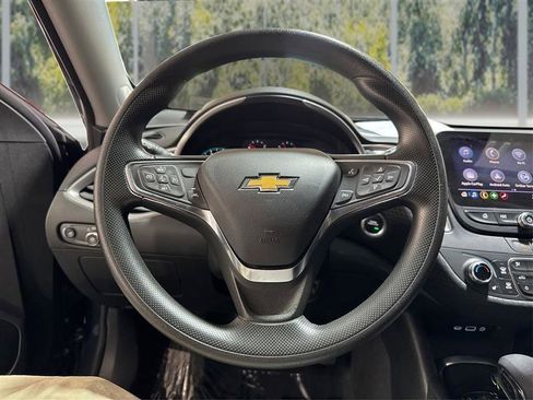 Used 2025 Chevrolet Malibu LT FWD image 16