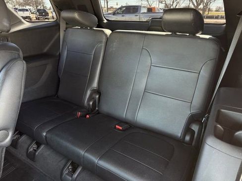 Used 2023 Chevrolet Traverse LT image 31
