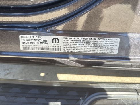 Used 2025 RAM 3500 Laramie image 28