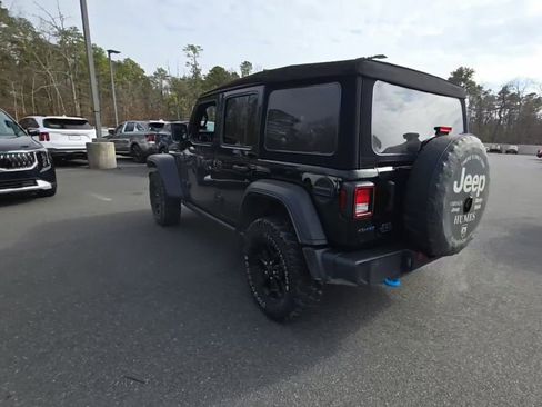 Used 2023 Jeep Wrangler Unlimited image 4
