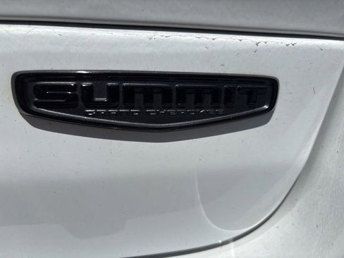 Used 2024 Jeep Grand Cherokee Summit AWD/4WD image 23