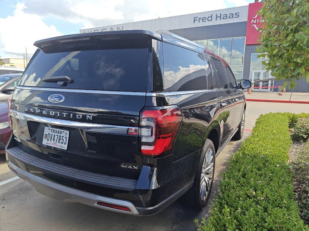 Used 2024 Ford Expedition Max Limited AWD/4WD image 2