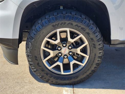 Used 2021 GMC Canyon AT4 w/ Driver Alert Package image 10