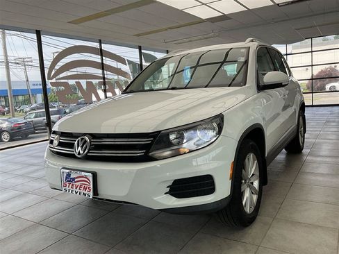 Used 2017 Volkswagen Tiguan Wolfsburg Edition AWD/4WD image 3