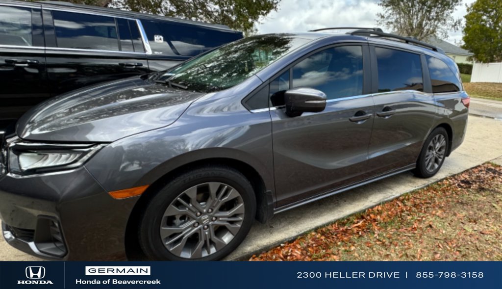 Used 2025 Honda Odyssey Touring image 2