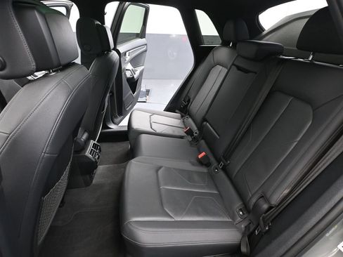 Used 2022 Audi Q3 2.0T Premium AWD/4WD image 38
