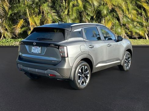 Used 2025 Nissan Kicks SV w/ SV Premium Package image 5