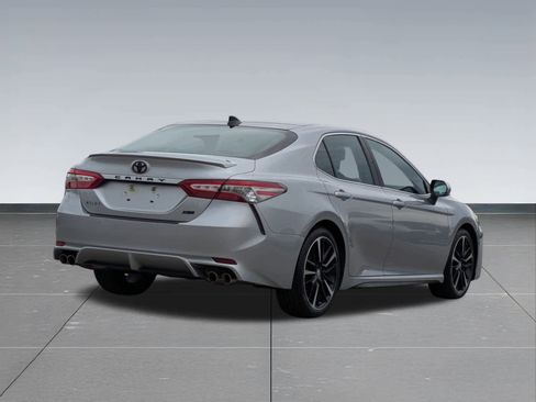 Used 2019 Toyota Camry XSE image 6