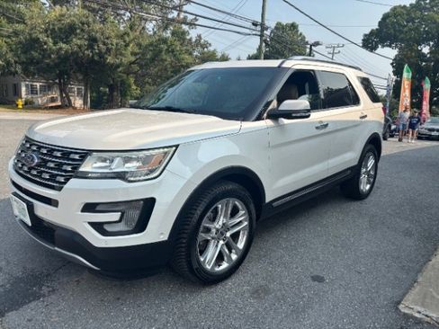 Used 2016 Ford Explorer Limited w/ Equipment Group 301A image 2