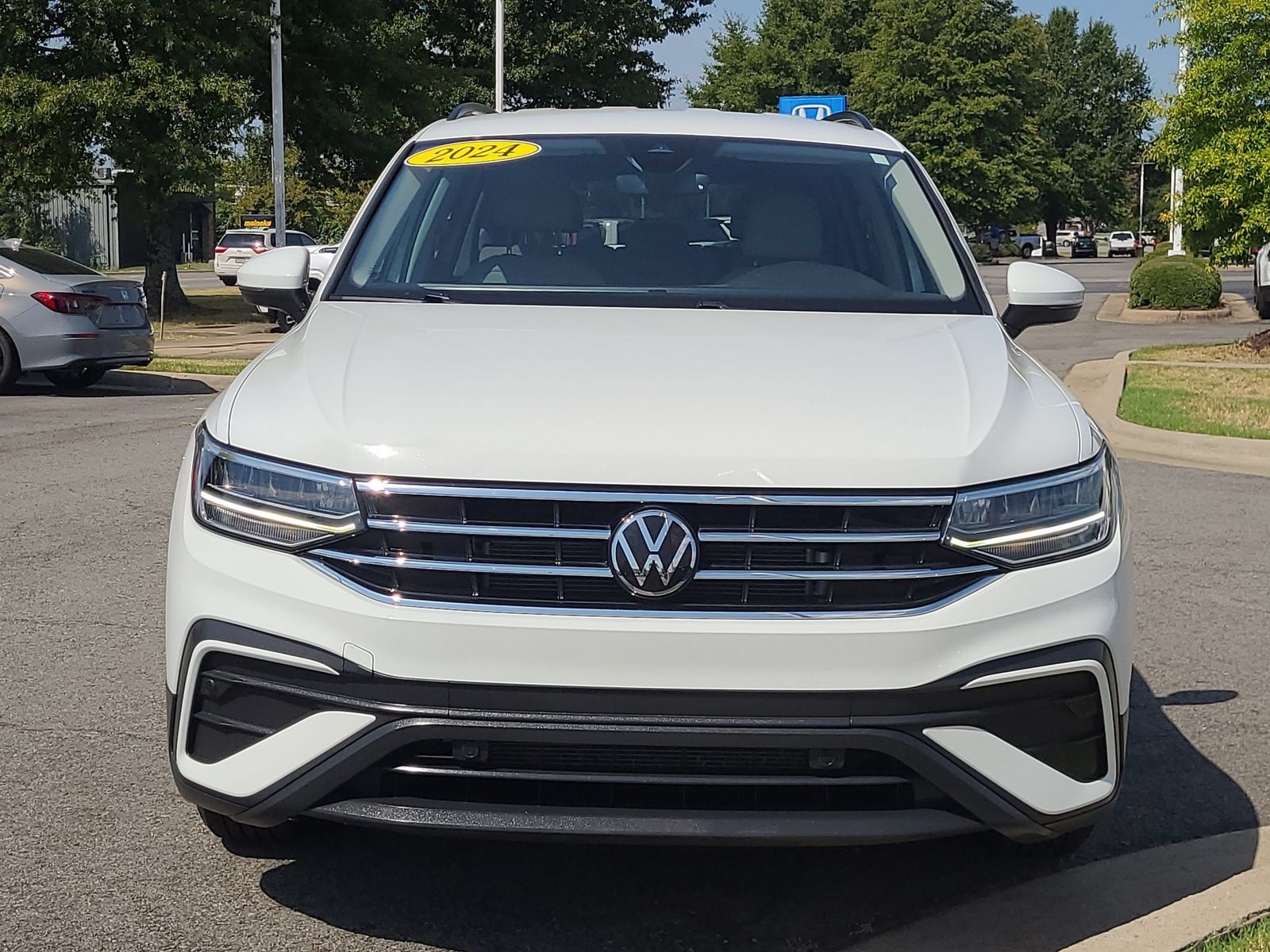Used 2024 Volkswagen Tiguan S FWD image 8
