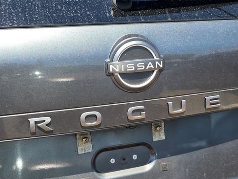 Used 2024 Nissan Rogue S AWD/4WD image 28