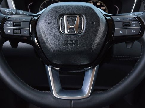 Used 2025 Honda Pilot Touring image 31