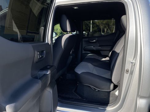 Used 2022 Toyota Tacoma TRD Sport w/ Technology Package AWD/4WD image 29