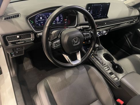 Used 2022 Honda Civic Touring image 11