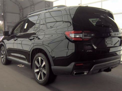 Used 2023 Honda Pilot Touring image 10