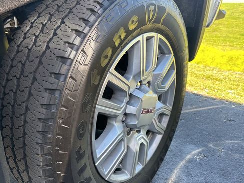 Used 2022 GMC Sierra 2500 SLT w/ SLT Convenience Package image 5