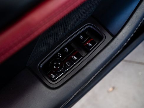 Used 2021 Porsche Taycan 4S image 29