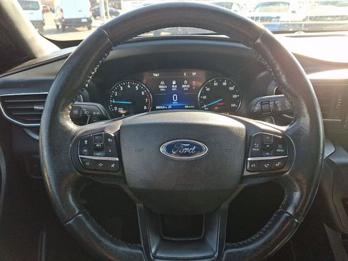 Used 2020 Ford Explorer XLT w/ Equipment Group 202A image 21