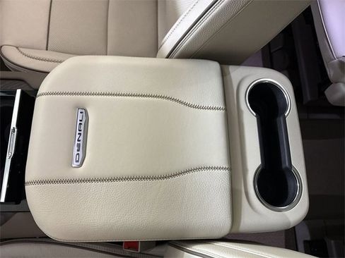 Used 2025 GMC Yukon Denali w/ Sun & Power Step Package image 43